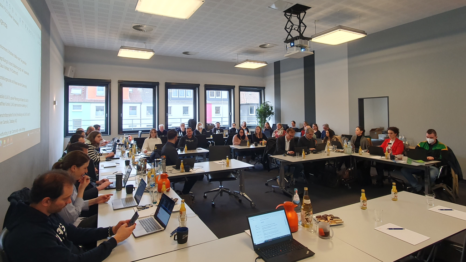 Teilnehmer*innen des ILIAS-NRW-Community-Treffens im Senatsaal der FH Dortmund
